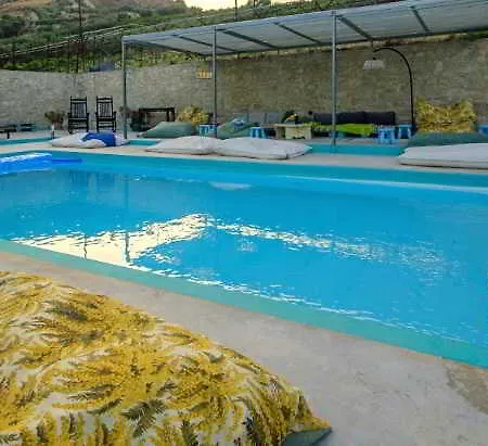 Pervola Petit 3*