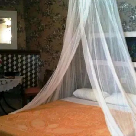 Pervola Petit Aparthotel 3*