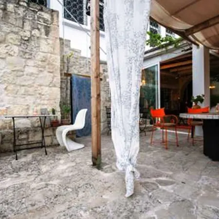 Pervola Petit Apart Otel 3*