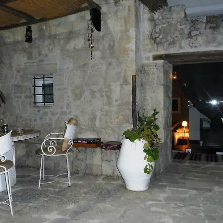 Apart Otel Pervola Petit Krousonas (Crete)