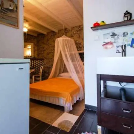 Pervola Petit 3* Krousonas (Crete)