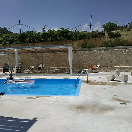 Apart Otel Pervola Petit