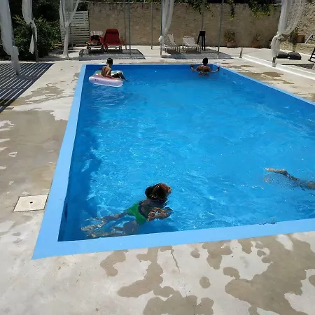 Aparthotel Pervola Petit