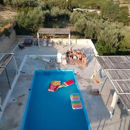 Apart Otel Pervola Petit 3*